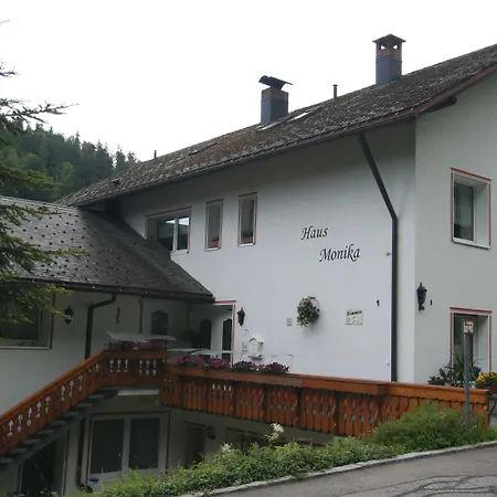 Haus Monika بيت ضيافة 3*